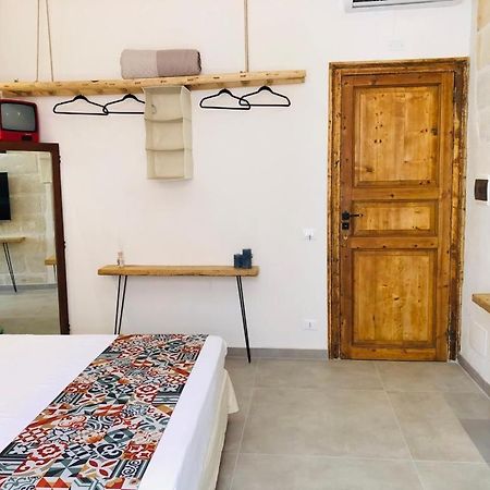 I Mori - Rooms & Apartment Trapani Bagian luar foto