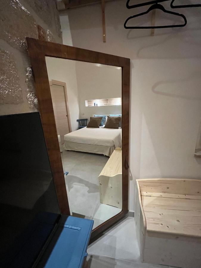 I Mori - Rooms & Apartment Trapani Bagian luar foto