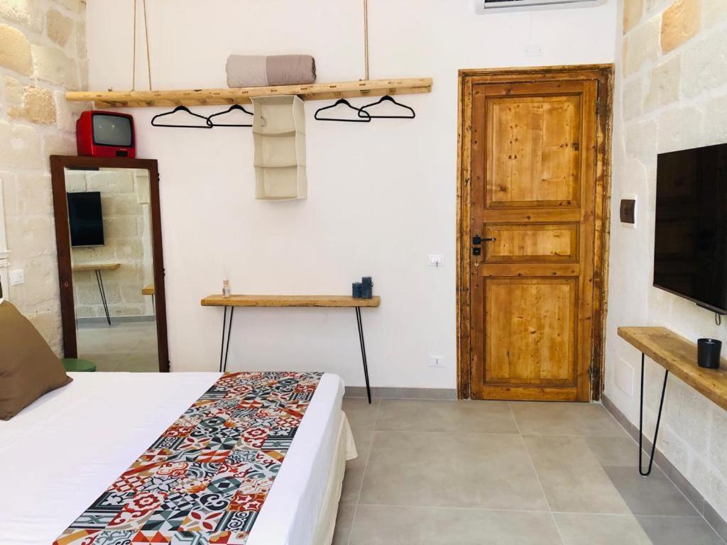 I Mori - Rooms & Apartment Trapani Bagian luar foto